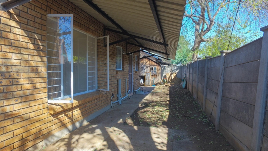 2 Bedroom Property for Sale in Oos Einde North West